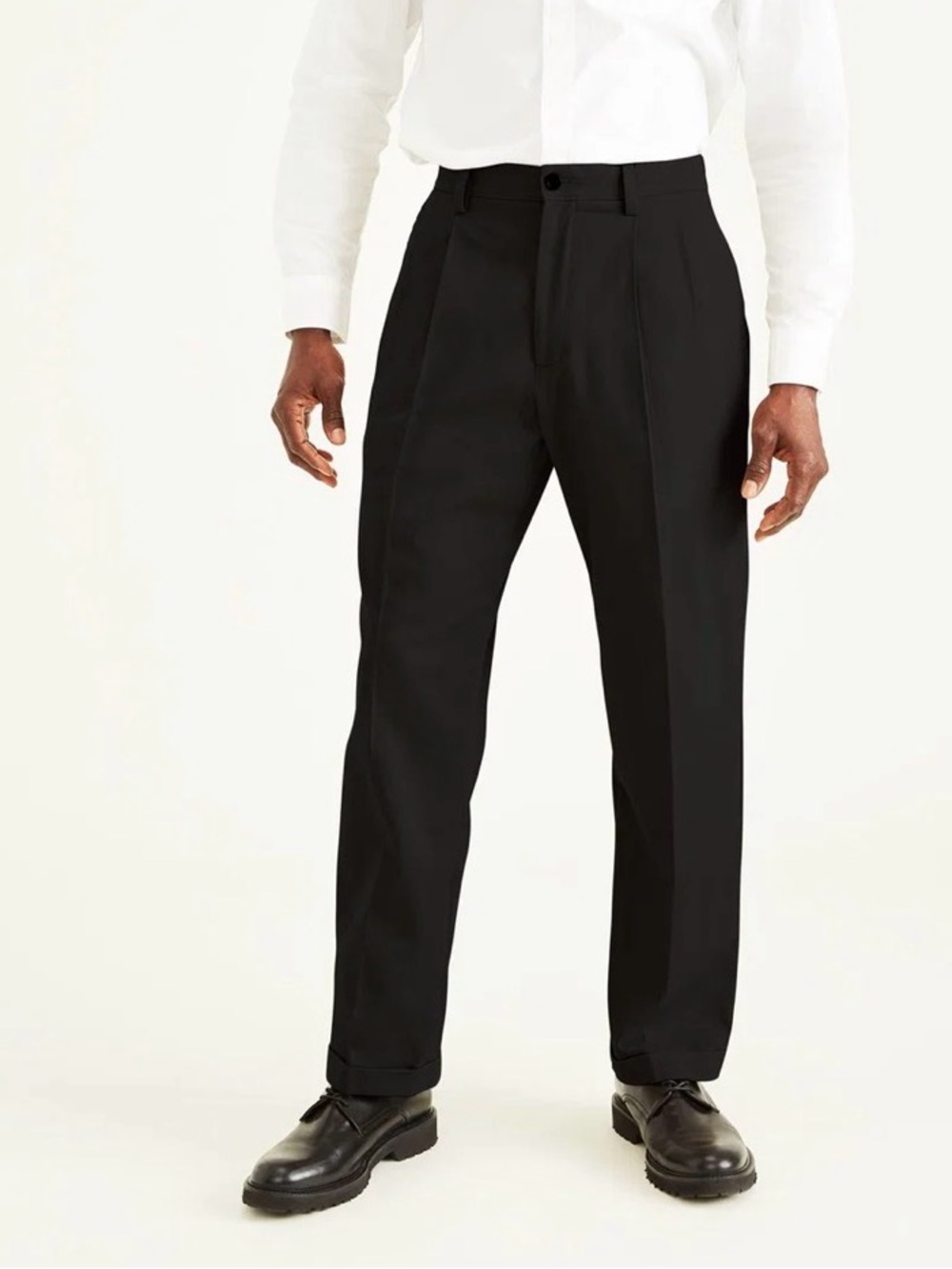 Dockers All Motion Comfort Waistband Khakis, Pleated, Relaxed Fit Size 36 x 32